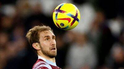 Wolves sign experienced defender Dawson from West Ham
