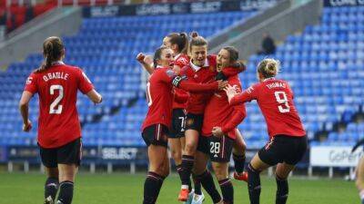Man United beat Reading to go top as cold weather hits WSL