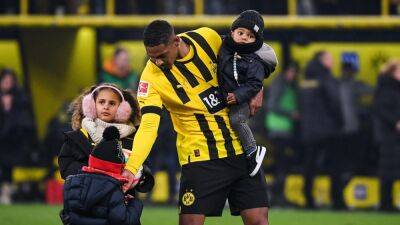 European wrap: Haller makes emotional Dortmund return