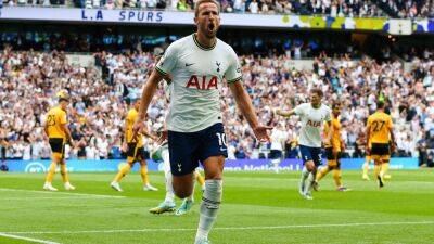 Kane eager for Conte to remain at Tottenham