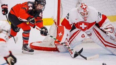 Brianne Jenner - Canada opens golden 3-peat bid at women's hockey worlds against Swiss on April 5 - cbc.ca - Sweden - France - Finland - Germany - Denmark - Switzerland - Usa - Canada - Hungary - Japan