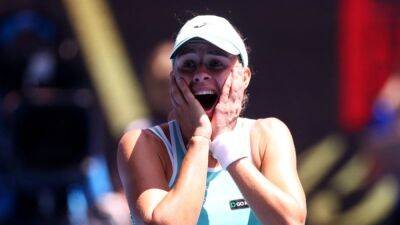 Linette stuns Pliskova to reach first Grand Slam semi