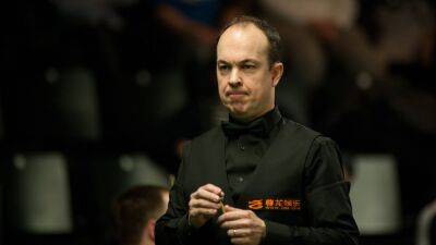 Fergal O'Brien reaches final 32 at Snooker Shoot Out