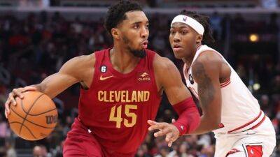 Donovan Mitchell - Mitchell scores 71 points, most in NBA since Kobe's 81 vs. Raptors, as Cavaliers top Bulls - cbc.ca -  Chicago - county Cleveland - county Cavalier
