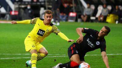 Thorgan Hazard joins PSV on loan from Dortmund