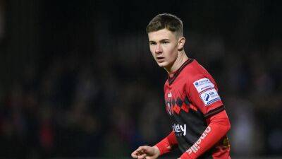 Mullins completes move to Brighton from Bohs