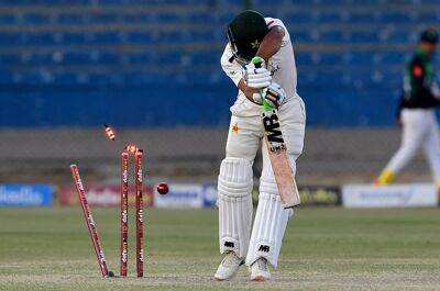 Disaster as Pakistan lose two wickets for none chasing New Zealand's 319-run target