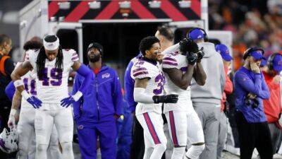 Sean Macdermott - NFL-Bills' Hamlin beginning to awaken, communicate, doctors say - channelnewsasia.com - Usa -  Cincinnati