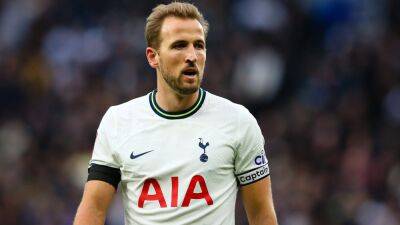 Focused Kane trying not to think about Greaves goalscoring record
