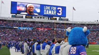 Damar Hamlin in their hearts, the NFL pays tribute to No. 3 - cbc.ca - county Buffalo - state New York -  Indianapolis -  Cincinnati - county Park