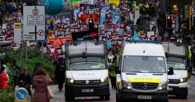 Rishi Sunak - LIVE: Thousands of protesters take to Manchester city centre streets ahead of Conservative Party Conference with major police patrols - latest updates - manchestereveningnews.co.uk - county Oxford - county Park