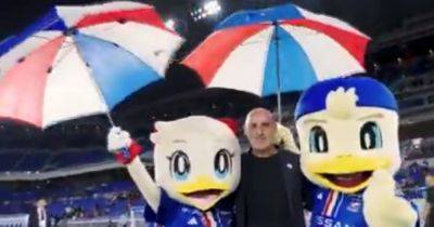 Jurgen Klopp - Kevin Muscat - Michael Beale - Kevin Muscat shows off Rangers colours as he turns crowd cheerleader in jubilant Yokohama celebrations - dailyrecord.co.uk - Monaco