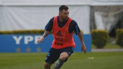 Messi still in doubt for Paraguay qualifier, says Scaloni