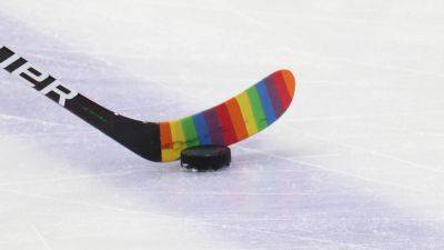 NHL star Connor McDavid criticizes NHL banning pride-themed stick tape, Bruins captain sees 'both sides'
