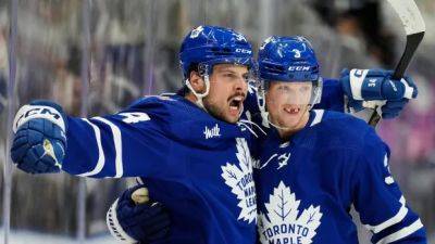 Matthews' hat trick helps Maple Leafs open season with shootout win over Canadiens