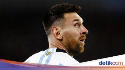 Lionel Messi - Nicolas Otamendi - Saat Messi 'Diludahi' Pemain Paraguay - sport.detik.com - Argentina - Paraguay