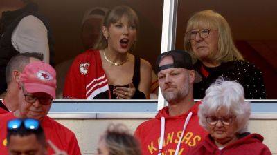 Taylor Swift attends Broncos vs. Chiefs on Thursday night - ESPN