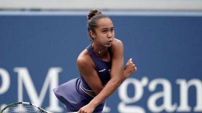 Canada's Fernandez rolls in Hong Kong to reach 1st WTA semifinal of season