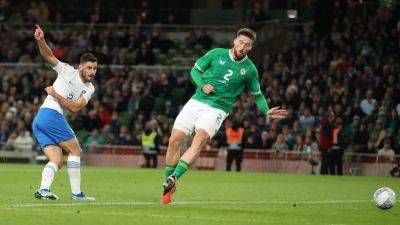 Will Smallbone - Gus Poyet - Stephen Kenny - Evan Ferguson - Ireland fail to fire as Greece ease to comfortable win in Euro 2024 qualifier - rte.ie - Ireland - county Republic - Greece
