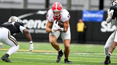 Kirby Smart - NFL prospect Brock Bowers suffers injury scare in first half of top ranked Georgia's game against Vanderbilt - foxnews.com - Usa - Georgia - state Tennessee