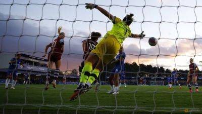 Kerr on target as Chelsea top WSL with win over West Ham