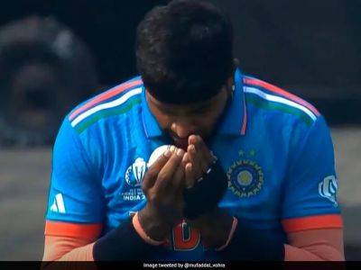 Watch: Hardik Pandya 'Says A Prayer', Dismisses Imam-Ul-Haq On Same Delivery