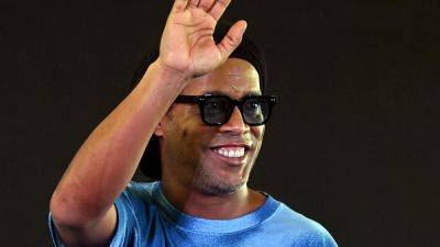 Ronaldinho Ignites Durga Puja Festivities, Casts Spell On Kolkata Football Fans