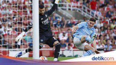 Mikel Arteta - David Raya - Julian Alvarez - Dituding Gugup Menahan Bola, Ini Respons David Raya - sport.detik.com