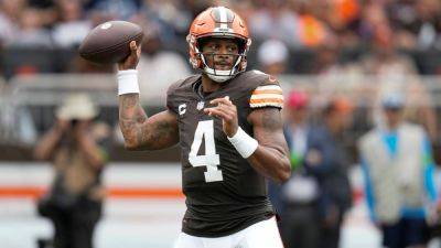 Browns OC says Deshaun Watson (shoulder) to throw at practice - ESPN