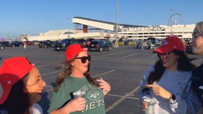 Ryan Reynolds - Taylor Swift - Taylor Swift fans quizzed as they flock to MetLife Stadium - foxnews.com - New York - state New Jersey - county Rutherford