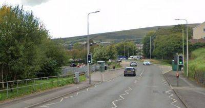 Live updates as police incident closes Tonypandy road