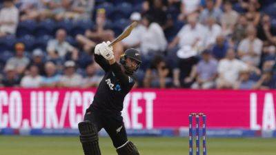 Joe Root - Jonny Bairstow - Jos Buttler - Reece Topley - Devon Conway - Moeen fires England to World Cup warm-up win over Bangladesh - channelnewsasia.com - South Africa - New Zealand - India - Afghanistan - Bangladesh - county Chase