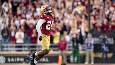 Boston College's Amari Jackson makes incredible one-handed interception, sprints into the end zone