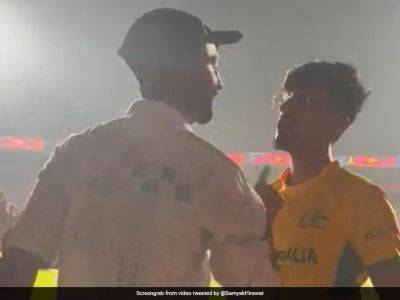 David Warner - Marcus Stoinis - Fans Lose Cool Over Seat During Pakistan vs Australia Cricket World Cup Game. Video Viral - sports.ndtv.com - Netherlands - Australia - South Africa - New Zealand - India - Afghanistan - Pakistan - county Green