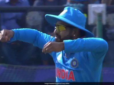 India vs New Zealand: Shreyas Iyer Gestures For 'Fielder Of The Match' Medal After Sensational Catch During Cricket World Cup 2023 - Watch
