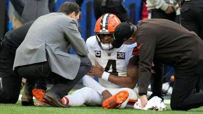 Browns' Deshaun Watson exits game for unknown reason - ESPN