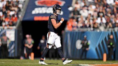 Michael Reaves - Justin Fields - Bears win battle of backup QBs with dominant effort against Raiders - foxnews.com