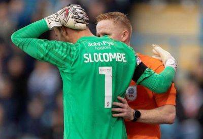 Gillingham make an appeal after Notts County goalkeeper Sam Slocombe suffers head injury | Claims a vape was thrown from the crowd at Priestfield