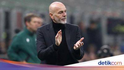 Stefano Pioli - Inter Milan - Rafael Leao - Hakan Calhanoglu - Marcus Thuram - A.Di-Serie - Milan Tumbang Lawan Juve dan Inter, Pioli Kalem - sport.detik.com