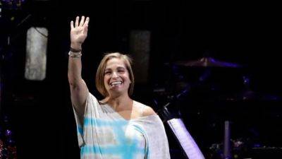 Mary Lou Retton in 'recovery mode' at home after hospital stay for pneumonia, daughter says