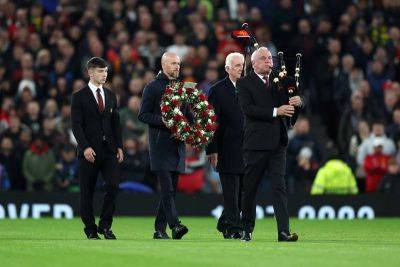 Manchester United honour Sir Bobby Charlton before Champions League tie