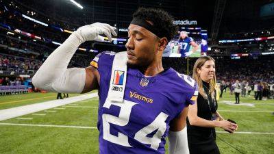 Vikings' Camryn Bynum asks for visa help for wife stuck in Philippines during post-game interview