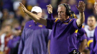 LSU's Brian Kelly on lack of headset communication - 'It's silly' - ESPN