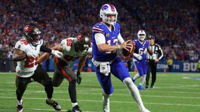 Josh Allen shakes off injury scare, leads Bills to victory - ESPN