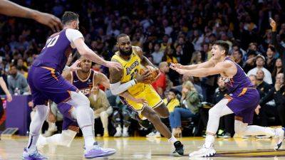 Frank Vogel - Phoenix Suns - Darvin Ham - Lakers' LeBron James takes over -- 'Easy' call nixing minutes limit - ESPN - espn.com - Los Angeles