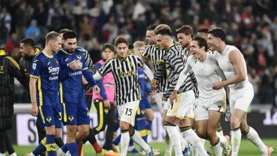 Wasteful Juve grab late win against Verona to top Serie A