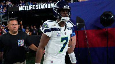 Pete Carroll - Geno Smith rips 'dirty play' by Giants LB that injured QB's knee - ESPN - espn.com - New York - state New Jersey - county Rutherford