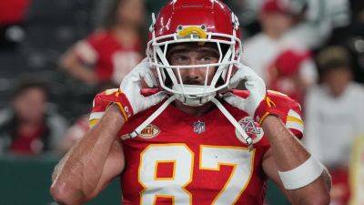 Travis Kelce - Ryan Reynolds - Chiefs' Travis Kelce reveals he owes 2 people 'big time' for Taylor Swift Hail Mary - foxnews.com - Usa - New York - state New Jersey - county Rutherford