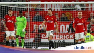 Jonny Evans - Paul Tierney - Liga Inggris - Rasmus Hojlund - Jonny Evans Heran MU Dihukum Penalti - sport.detik.com