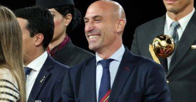 Jenni Hermoso - Luis Rubiales - Luis Rubiales banned from all football-related activity for three years by FIFA - breakingnews.ie - Spain